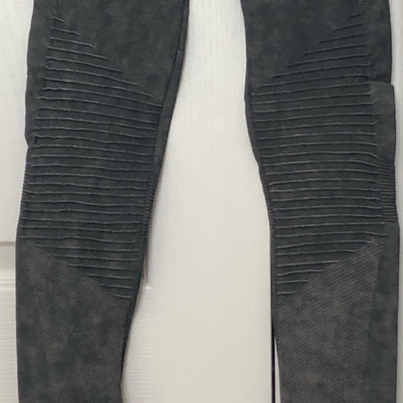 Leggings/Tights - Picture 3 of 10